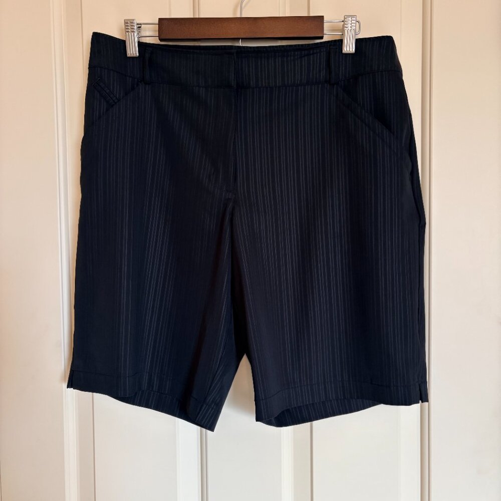 Nike Golf Tech Women's Woven Shorts Size 12 Black Stripe Long Walking Shorts EUC - Picture 2 of 9